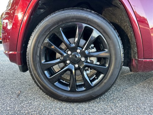 Used 2017 Jeep Grand Cherokee Altitude image 11