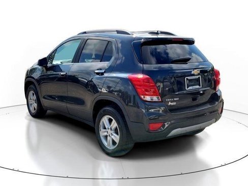 Used 2017 Chevrolet Trax LT w/ Sun & Sound Package image 3