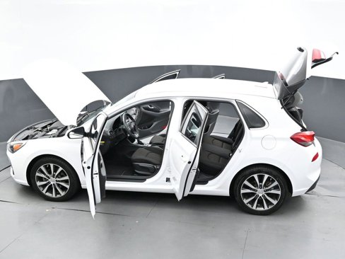 Used 2018 Hyundai Elantra GT image 65