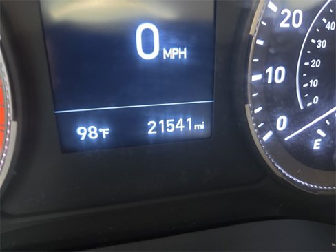 Used 2021 Hyundai Venue image 14