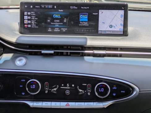 Certified 2024 Genesis GV70 2.5T image 14