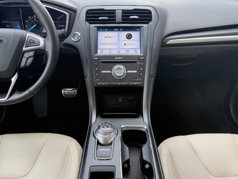 Used 2017 Ford Fusion Titanium image 31