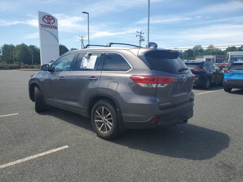 Used 2018 Toyota Highlander XLE image 3