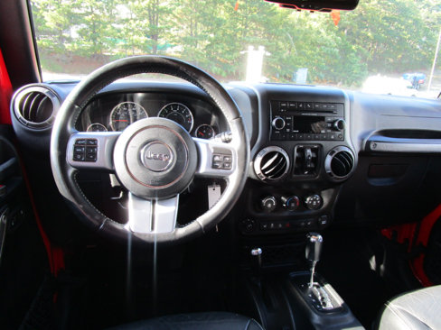 Used 2018 Jeep Wrangler Unlimited Sport image 13