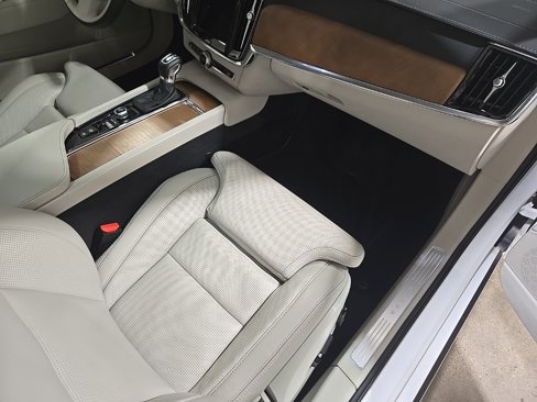 Used 2020 Volvo S90 T6 Inscription w/ Protection Package Premier image 22