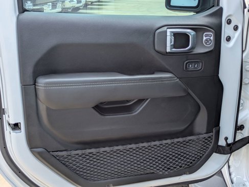 Used 2020 Jeep Gladiator Overland w/ Popular Equipment Package image 11