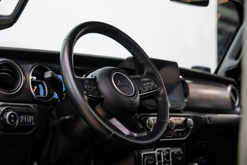 Used 2021 Jeep Gladiator Sport image 45