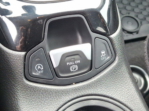 Used 2018 Jeep Compass Limited w/ Navigation Group image 26