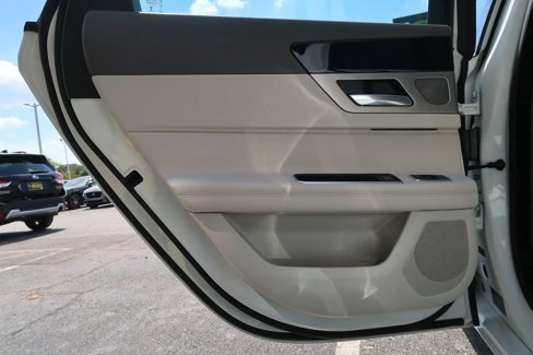 Used 2017 Jaguar XF Prestige image 50