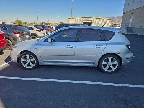 Used 2004 MAZDA MAZDA3 s w/ Moonroof & 6-CD Pkg image 7