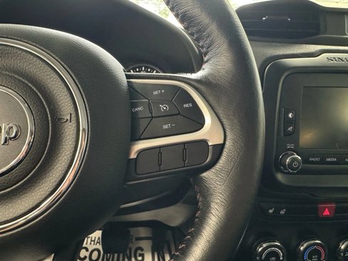 Used 2017 Jeep Renegade Trailhawk image 36