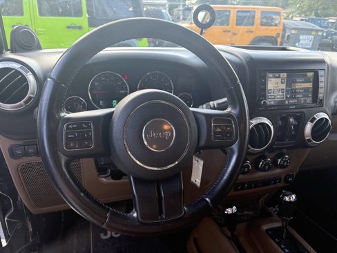 Used 2011 Jeep Wrangler Unlimited Rubicon w/ Dual Top Group image 15