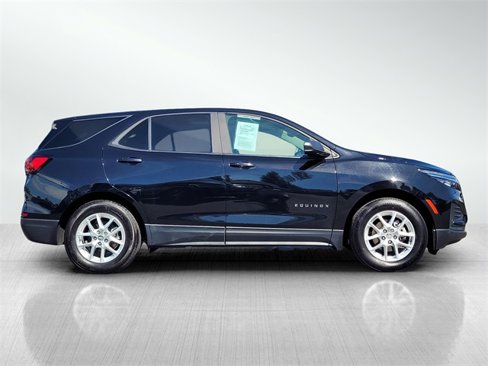 Used 2023 Chevrolet Equinox LS w/ LS Convenience Package image 4