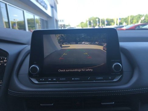 Used 2023 Nissan Rogue S image 35