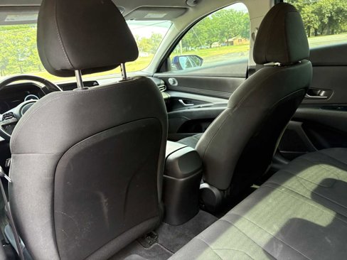 Used 2021 Hyundai Elantra SEL w/ Convenience Package image 12