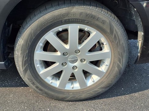 Used 2016 Chrysler Town & Country Touring image 27