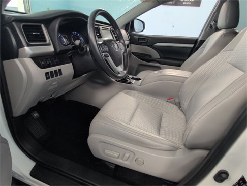 Used 2019 Toyota Highlander Plus image 7