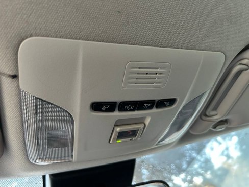 Used 2021 Toyota Corolla LE image 27