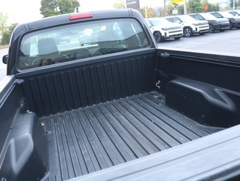 Used 2016 Toyota Tacoma SR image 5