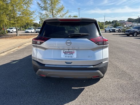 Used 2023 Nissan Rogue SV image 4