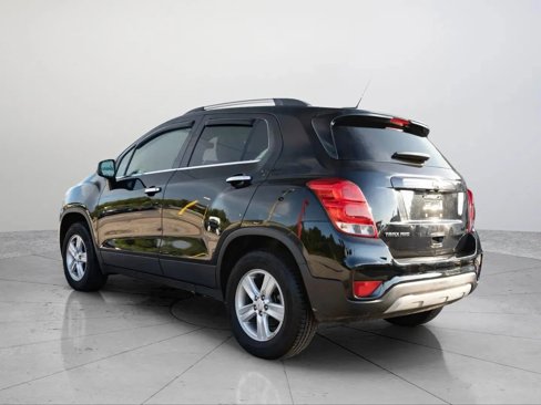 Used 2019 Chevrolet Trax LT w/ LT Convenience Package image 4