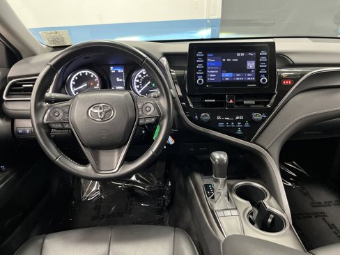Used 2023 Toyota Camry SE image 5