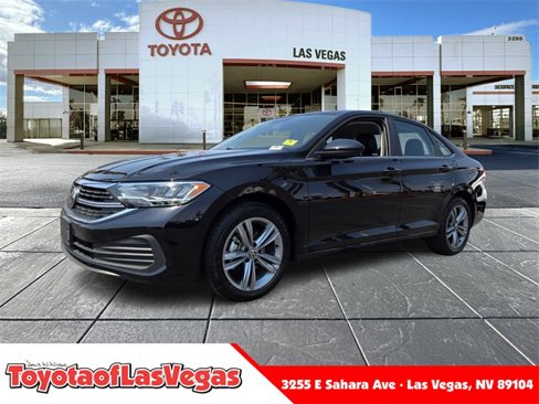 Used 2024 Volkswagen Jetta SE image 1