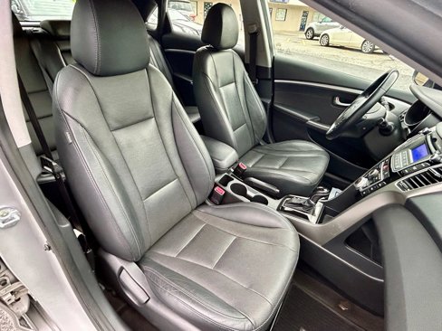 Used 2015 Hyundai Elantra GT w/ Option Group 02 image 16