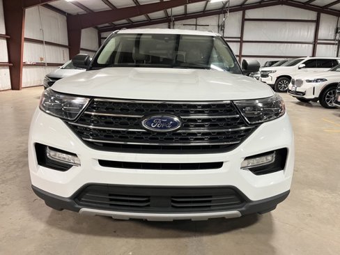 Used 2023 Ford Explorer XLT w/ Equipment Group 202A image 7