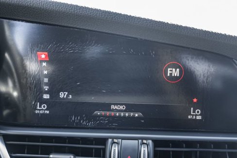 Used 2018 Alfa Romeo Giulia image 21
