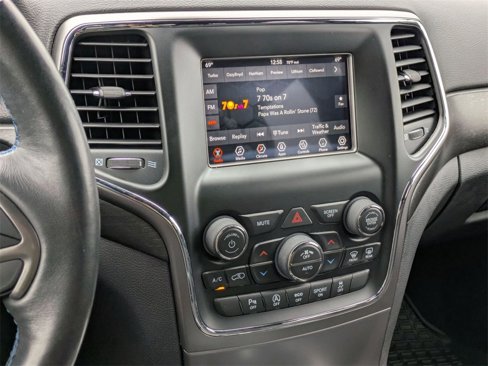 Used 2018 Jeep Grand Cherokee Laredo image 23
