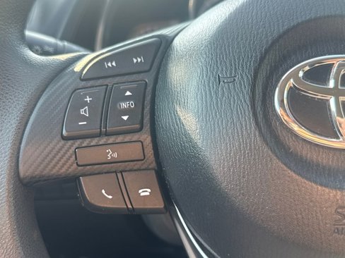 Used 2018 Toyota Yaris iA image 16