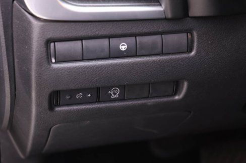 Used 2023 Nissan Rogue SV image 15