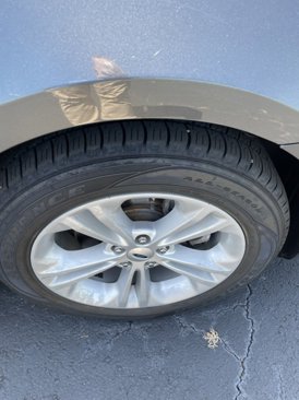 Used 2018 Ford Taurus SEL image 14
