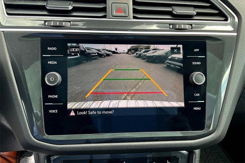 Used 2022 Volkswagen Tiguan SE image 14