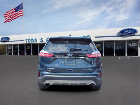 Used 2019 Ford Edge Titanium w/ Cold Weather Package image 4