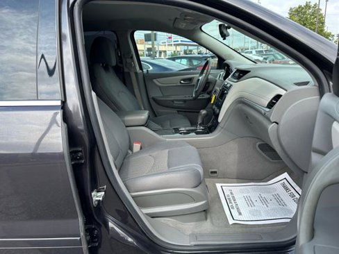 Used 2017 Chevrolet Traverse LT image 20
