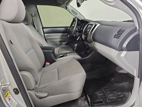 Used 2012 Toyota Tacoma PreRunner image 21