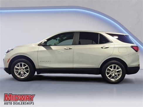 Used 2022 Chevrolet Equinox LT image 2