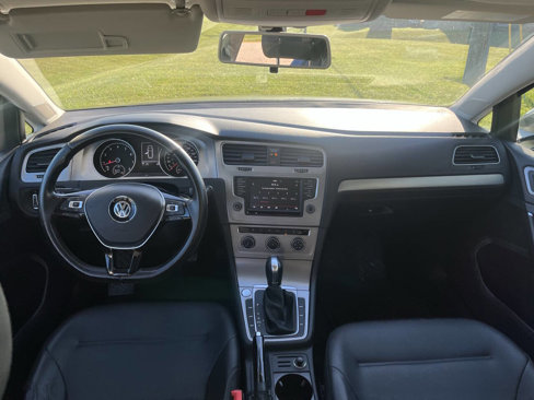 Used 2016 Volkswagen Golf Limited Edition image 11