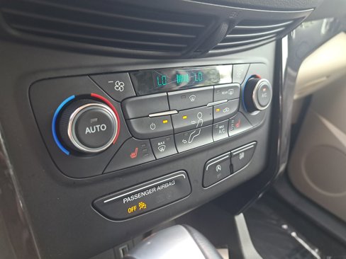 Used 2017 Ford Escape Titanium image 27