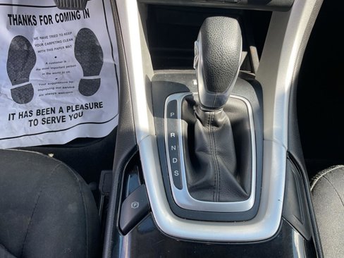 Used 2016 Ford Fusion SE w/ Equipment Group 201A image 18