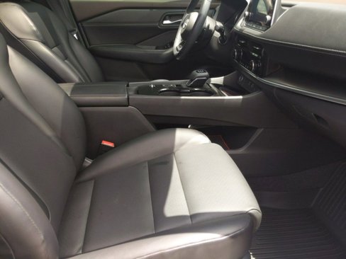 Used 2022 Nissan Rogue SV image 37