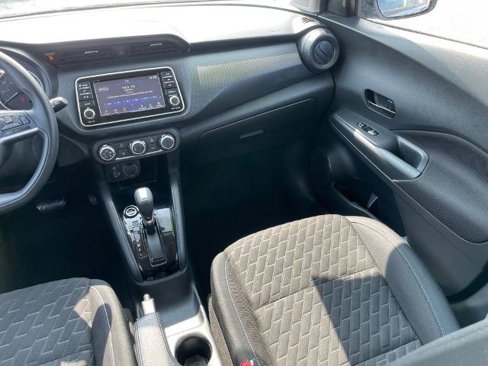 Certified 2022 Nissan Kicks S image 10