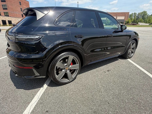 Used 2022 Porsche Cayenne GTS image 4