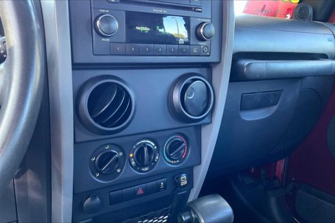 Used 2010 Jeep Wrangler Unlimited Sport image 31