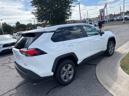 Used 2024 Toyota RAV4 LE image 7