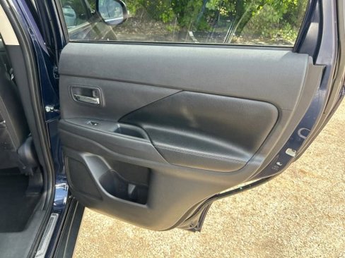 Used 2016 Mitsubishi Outlander GT image 13
