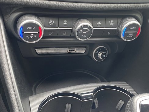 Used 2024 Alfa Romeo Giulia Ti image 32