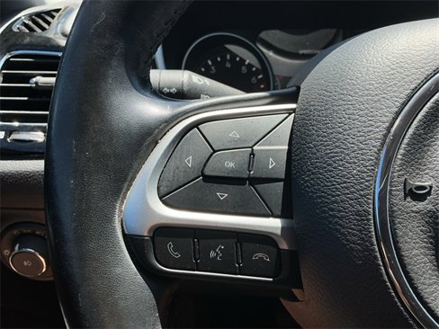 Used 2021 Jeep Compass Latitude image 29